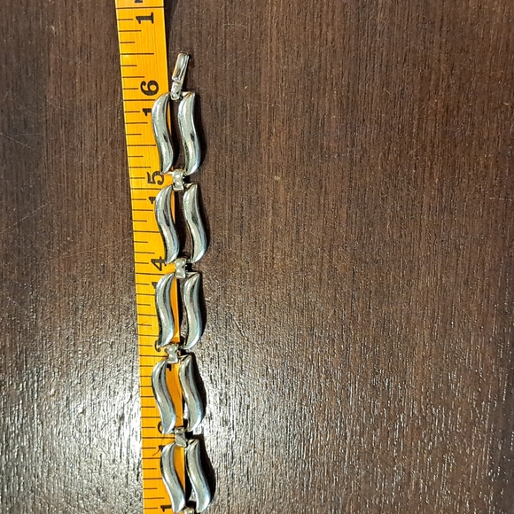 Monet Necklace 16"  Wave Link Goldtone - Picture 7 of 7